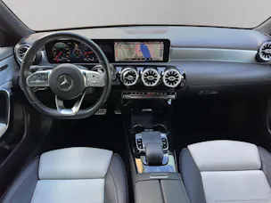 MERCEDES-BENZ A 200 AMG Line