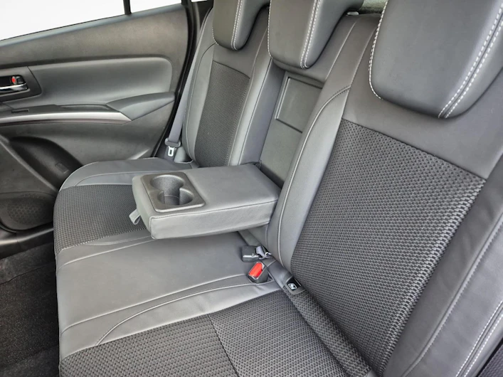 Fahrzeugbild SUZUKI S-CROSS