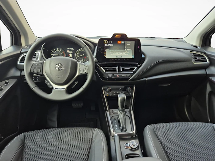 Fahrzeugbild SUZUKI S-CROSS