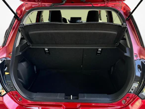 https://vehicle.imgix.net/4401322/0bbf3947-9500-46ea-9996-b5c6a6a0d79e.jpg