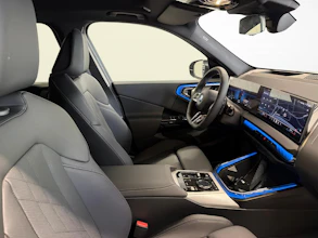 https://vehicle.imgix.net/4401342/f30fb8c1-f6b8-48ae-9702-c5104327afe9.jpg