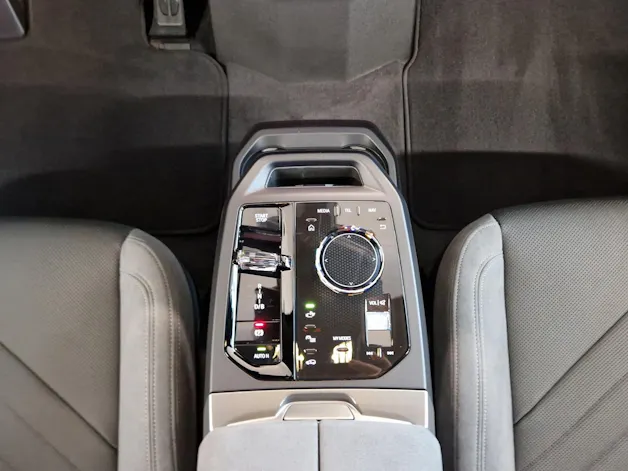 BMW iX xDrive60
