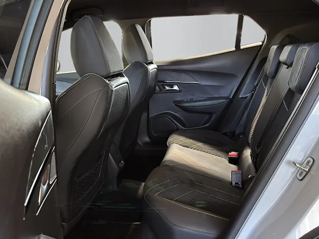 PEUGEOT 2008 1.2 Hybrid 145 GT
