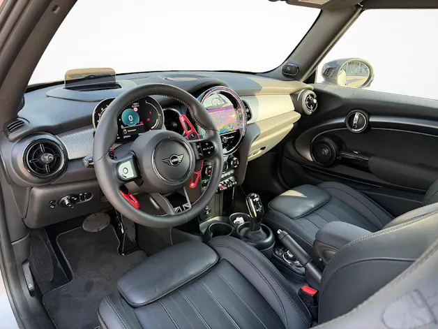 Mini Cabrio F57 2.0i Cooper S Yours Trim