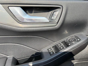https://vehicle.imgix.net/4401518/d1199682-281c-4e2f-9fb2-d2bb41739056.jpg