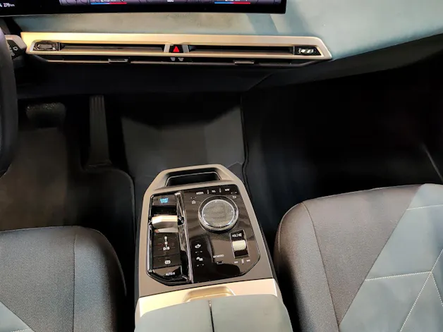 BMW iX xDrive40