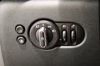 https://vehicle.imgix.net/4401570/b1f219f1-563e-4ea9-8c04-a2321116d04a.JPG
