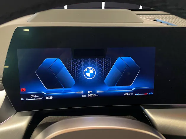 BMW X1 23i xDrive paddles