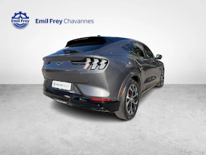 https://vehicle.imgix.net/4401613/fb92af6a-3b68-4777-94c9-bb5f3875fbff.jpg