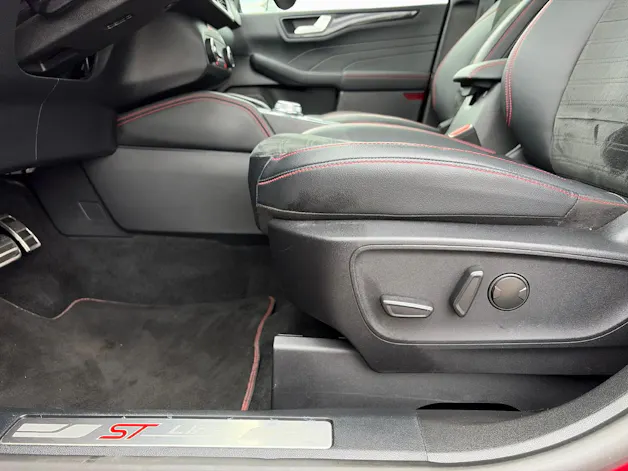 FORD Kuga 2.5 Hybrid ST-Line X 4x4