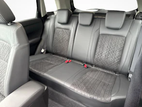 https://vehicle.imgix.net/4401683/0687b89e-7702-4496-90d9-2e8a818573f4.jpg