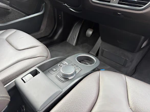 https://vehicle.imgix.net/4401697/c1b1b9f8-10a3-4f73-93dc-fe56c9c92595.jpg