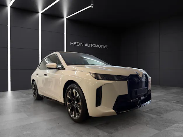 BMW iX xDrive60