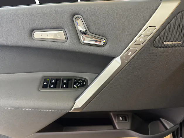 BMW iX xDrive60