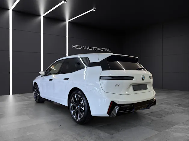 BMW iX xDrive60