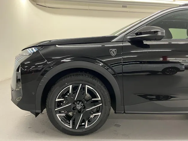 PEUGEOT 5008 1.2 Hybrid GT