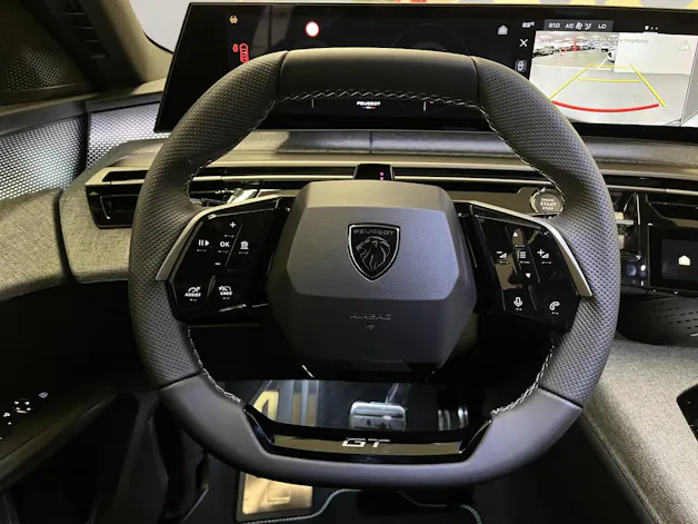 PEUGEOT 5008 1.2 Hybrid GT