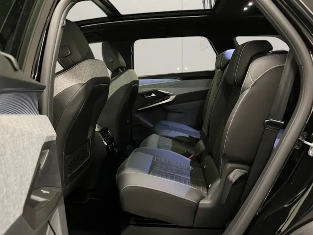 PEUGEOT 5008 1.2 Hybrid GT