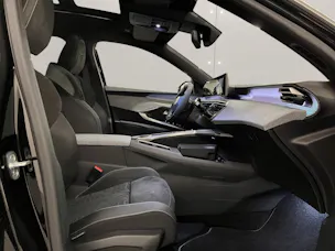 PEUGEOT 5008 1.2 Hybrid GT