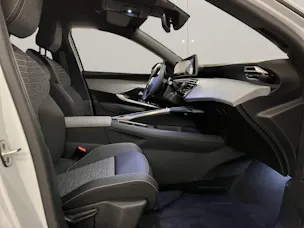 PEUGEOT 5008 1.2 Hybrid Allure Premium