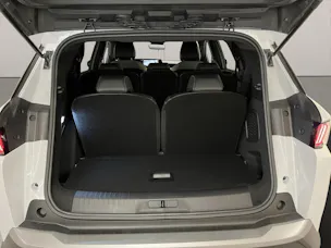 PEUGEOT 5008 1.2 Hybrid Allure Premium