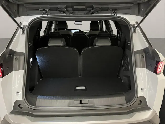 PEUGEOT 5008 1.2 Hybrid Allure Premium