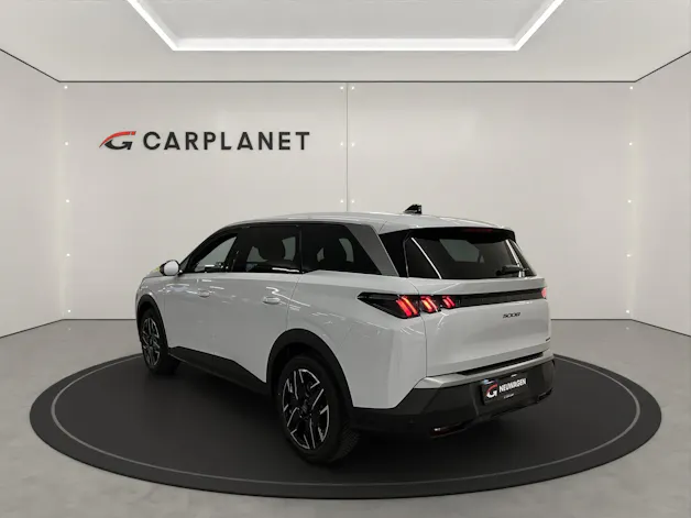 PEUGEOT 5008 1.2 Hybrid Allure Premium
