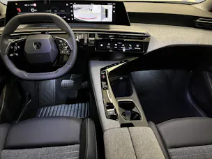 PEUGEOT 5008 1.2 Hybrid Allure Premium