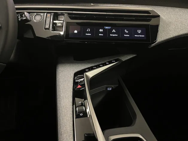 PEUGEOT 5008 1.2 Hybrid Allure Premium