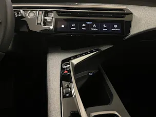 PEUGEOT 5008 1.2 Hybrid Allure Premium