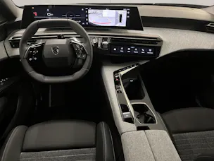 PEUGEOT 5008 1.2 Hybrid Allure Premium