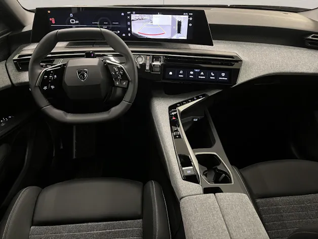 PEUGEOT 5008 1.2 Hybrid Allure Premium