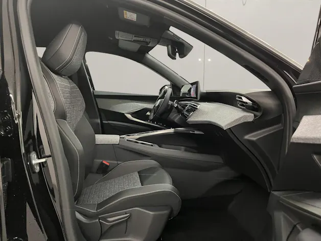 PEUGEOT 5008 1.2 Hybrid Allure Premium