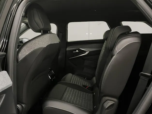 PEUGEOT 5008 1.2 Hybrid Allure Premium