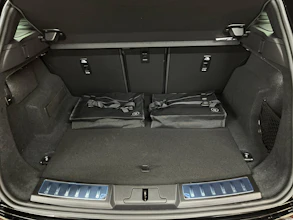 https://vehicle.imgix.net/4401724/8720a086-4a7b-4533-8ff8-1d045b58301a.jpg