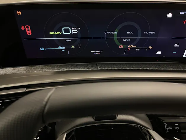PEUGEOT 5008 1.2 Hybrid GT Exclusive