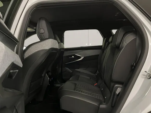 PEUGEOT 5008 1.2 Hybrid GT Exclusive