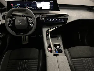 PEUGEOT 5008 1.2 Hybrid GT Exclusive