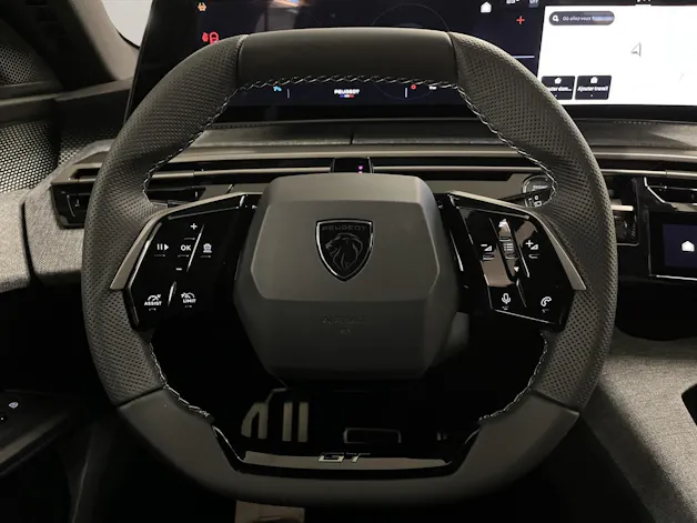 PEUGEOT 5008 1.2 Hybrid GT Exclusive