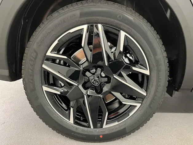 PEUGEOT 5008 1.2 Hybrid GT Exclusive