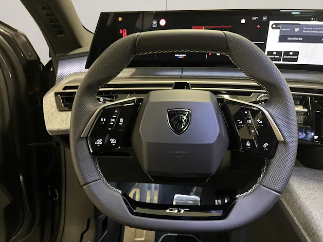 PEUGEOT 5008 1.2 Hybrid GT Exclusive