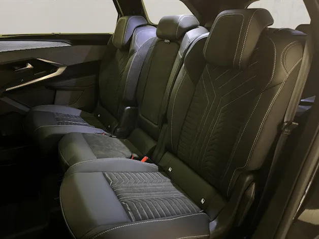 PEUGEOT 5008 1.2 Hybrid GT Exclusive