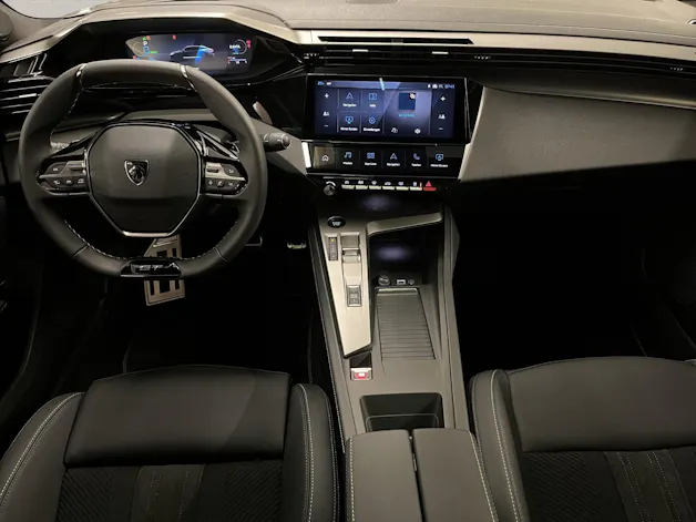 PEUGEOT 408 1.6 PHEV 240 GT Exclusive