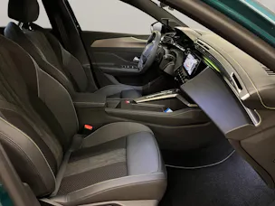 PEUGEOT 308 1.2 Hybrid GT
