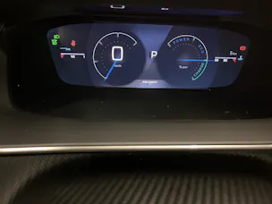 PEUGEOT 2008 1.2 Hybrid 145 GT