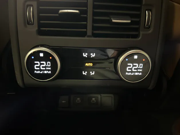 Land Rover Discovery 3.0 D I6 350 Dynamic HSE