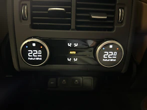 https://vehicle.imgix.net/4401756/67dd043a-e1c1-49f6-8b6d-2693891c2d6d.jpg