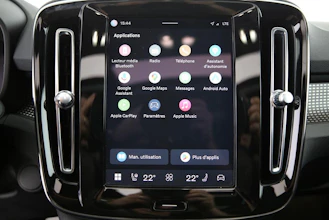 https://vehicle.imgix.net/4401809/9113cb78-bc1f-45ac-8441-1a0e6238fdf8.jpg
