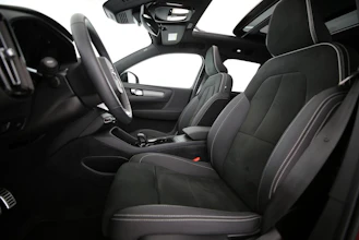 https://vehicle.imgix.net/4401809/cf6857a0-29fd-42b8-aad4-1de11f5079a5.jpg