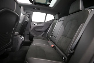 https://vehicle.imgix.net/4401809/e2da7fdd-6e4d-41a6-9ad6-283ded778970.jpg